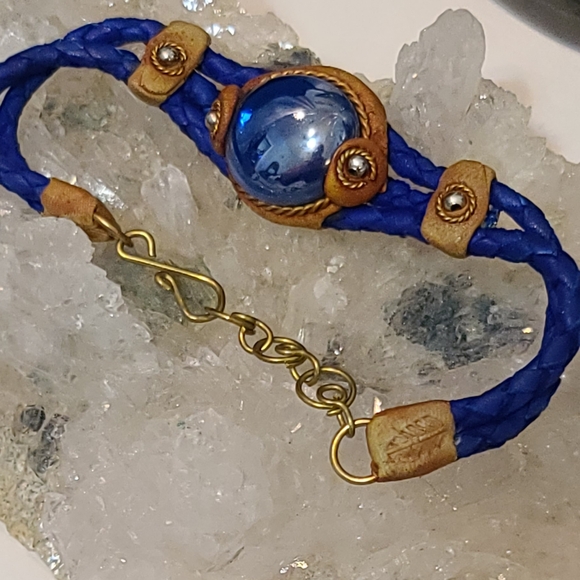 Round Glass Bead Cat's Eye Cabochon Braided Dyed Leather Bracelet size 7"-8" - Picture 2 of 4